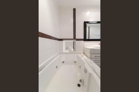 Casa à venda com 300m², 5 quartos e 4 vagasBanheiro da Suíte 1