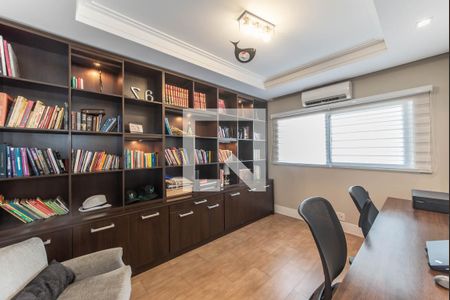 Casa à venda com 300m², 5 quartos e 4 vagasEscritório