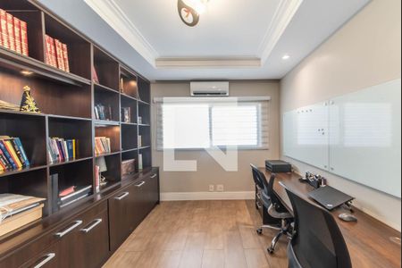 Casa à venda com 300m², 5 quartos e 4 vagasEscritório