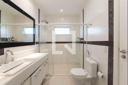 Casa à venda com 300m², 5 quartos e 4 vagasBanheiro da Suíte 1