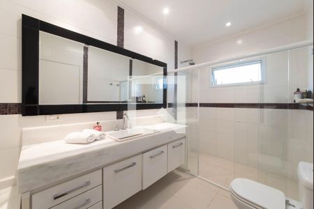 Casa à venda com 300m², 5 quartos e 4 vagasBanheiro da Suíte 1