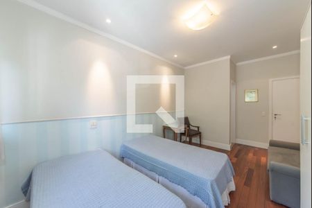 Casa à venda com 300m², 5 quartos e 4 vagasSuíte 2