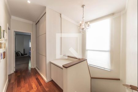 Casa à venda com 300m², 5 quartos e 4 vagasCorredor