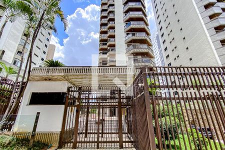 Apartamento à venda com 227m², 3 quartos e 3 vagasFachada