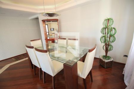 Apartamento à venda com 226m², 4 quartos e 3 vagas Apartamento à venda com 226m², 4 quartos e 3 vagasSala de Jantar