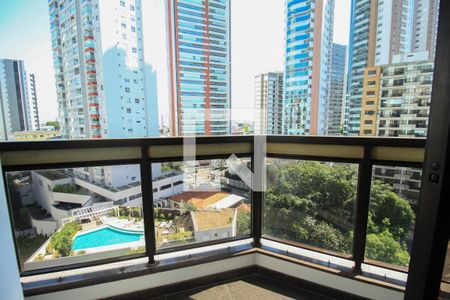 Apartamento à venda com 226m², 4 quartos e 3 vagas Apartamento à venda com 226m², 4 quartos e 3 vagasSacada/ Sala