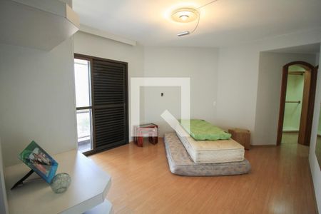 Apartamento à venda com 226m², 4 quartos e 3 vagas Apartamento à venda com 226m², 4 quartos e 3 vagasSuíte 1