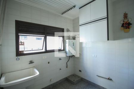 Apartamento à venda com 226m², 4 quartos e 3 vagas Apartamento à venda com 226m², 4 quartos e 3 vagasLavanderia