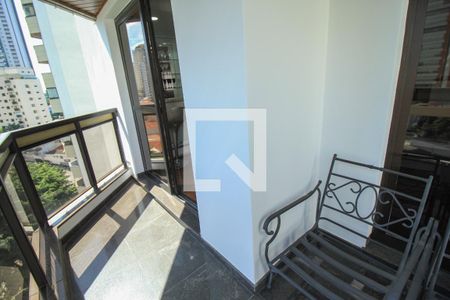 Apartamento à venda com 226m², 4 quartos e 3 vagas Apartamento à venda com 226m², 4 quartos e 3 vagasSacada/ Sala