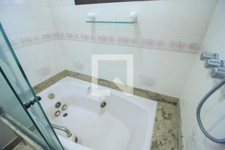 Apartamento à venda com 226m², 4 quartos e 3 vagas Apartamento à venda com 226m², 4 quartos e 3 vagasBanheiro/Suíte 2