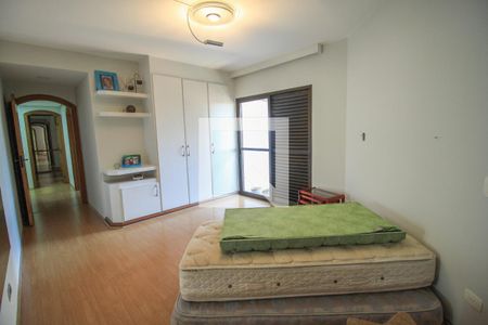 Apartamento à venda com 226m², 4 quartos e 3 vagas Apartamento à venda com 226m², 4 quartos e 3 vagasSuíte 1