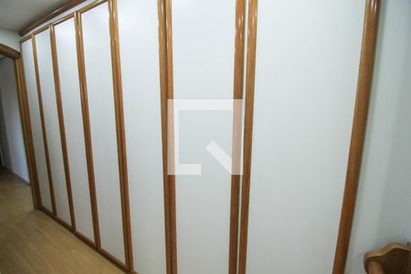 Apartamento à venda com 226m², 4 quartos e 3 vagas Apartamento à venda com 226m², 4 quartos e 3 vagasSuíte 2