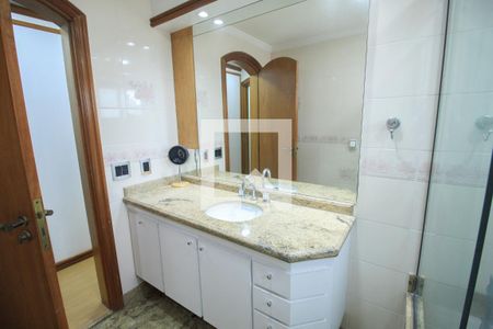 Apartamento à venda com 226m², 4 quartos e 3 vagas Apartamento à venda com 226m², 4 quartos e 3 vagasBanheiro/Suíte 2