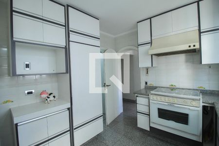 Apartamento à venda com 226m², 4 quartos e 3 vagas Apartamento à venda com 226m², 4 quartos e 3 vagasCozinha