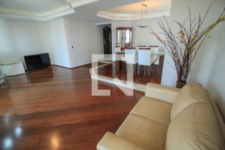 Apartamento à venda com 226m², 4 quartos e 3 vagas Apartamento à venda com 226m², 4 quartos e 3 vagasSala