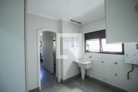 Apartamento à venda com 226m², 4 quartos e 3 vagas Apartamento à venda com 226m², 4 quartos e 3 vagasLavanderia