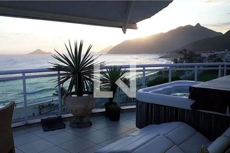 Apartamento à venda com 2 quartos, 185m² em Recreio dos Bandeirantes, Rio de Janeiro