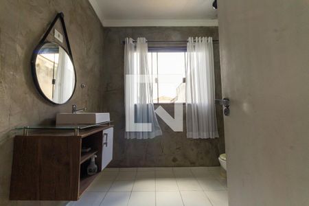 Casa à venda com 317m², 5 quartos e 4 vagasBanheiro 2