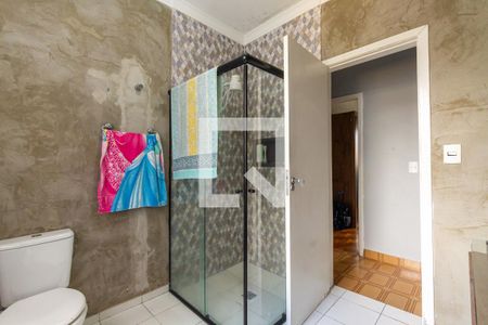 Casa à venda com 317m², 5 quartos e 4 vagasBanheiro 2