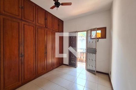 Casa para alugar com 361m², 4 quartos e 7 vagas Casa para alugar com 361m², 4 quartos e 7 vagasQuarto 3