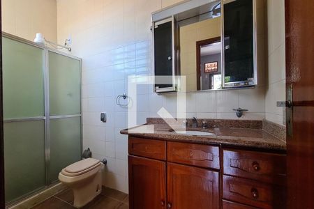 Casa para alugar com 361m², 4 quartos e 7 vagas Casa para alugar com 361m², 4 quartos e 7 vagasBanheiro da Suíte