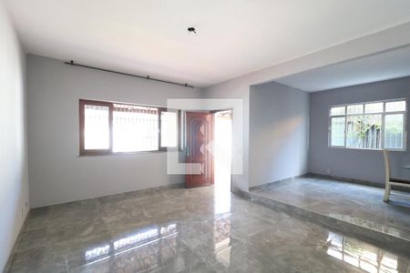 Sala de casa para alugar com 4 quartos, 361m² em Piedade, Rio de Janeiro