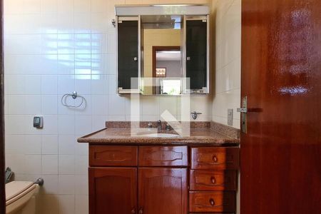 Casa para alugar com 361m², 4 quartos e 7 vagas Casa para alugar com 361m², 4 quartos e 7 vagasBanheiro da Suíte