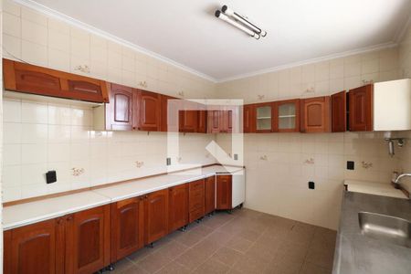 Casa para alugar com 361m², 4 quartos e 7 vagas Casa para alugar com 361m², 4 quartos e 7 vagasCozinha