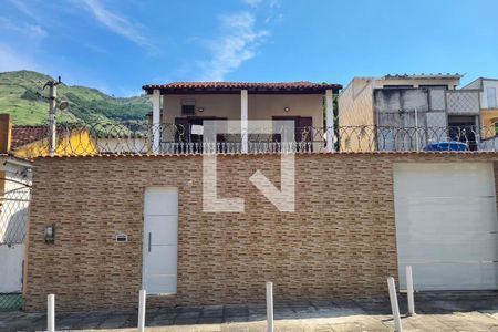 Casa para alugar com 361m², 4 quartos e 7 vagas Casa para alugar com 361m², 4 quartos e 7 vagasFachada