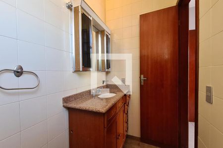 Casa para alugar com 361m², 4 quartos e 7 vagas Casa para alugar com 361m², 4 quartos e 7 vagasBanheiro da Suíte