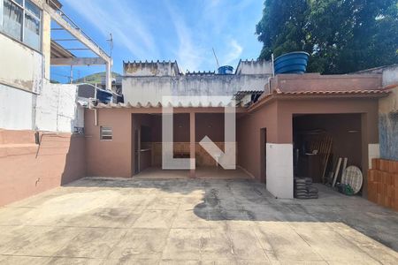 Casa para alugar com 361m², 4 quartos e 7 vagas Casa para alugar com 361m², 4 quartos e 7 vagasQuintal