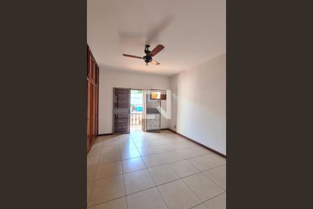 Casa para alugar com 361m², 4 quartos e 7 vagas Casa para alugar com 361m², 4 quartos e 7 vagasQuarto 3