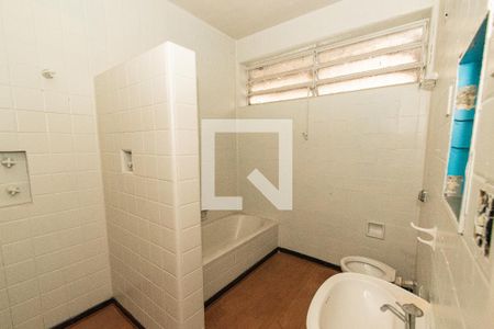 Casa para alugar com 300m², 5 quartos e 3 vagas Casa para alugar com 300m², 5 quartos e 3 vagasBanheiro 2