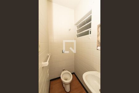 Casa para alugar com 300m², 5 quartos e 3 vagas Casa para alugar com 300m², 5 quartos e 3 vagasBanheiro 1