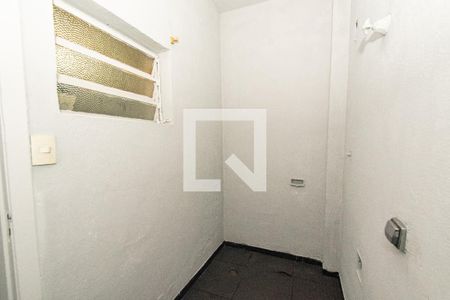 Casa para alugar com 300m², 5 quartos e 3 vagas Casa para alugar com 300m², 5 quartos e 3 vagasBanheiro de serviço