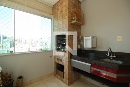 Apartamento à venda com 181m², 4 quartos e 4 vagasCozinha gourmet