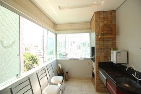 Apartamento à venda com 181m², 4 quartos e 4 vagasCozinha gourmet