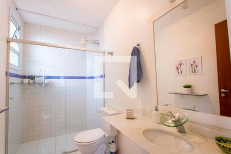 Casa à venda com 133m², 3 quartos e 2 vagasBanheiro social