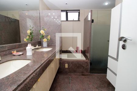 Apartamento à venda com 300m², 4 quartos e 3 vagasBanheiro