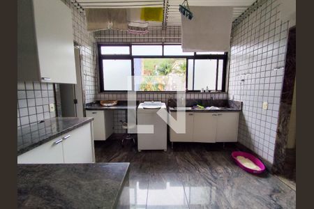 Apartamento à venda com 300m², 4 quartos e 3 vagasCozinha 