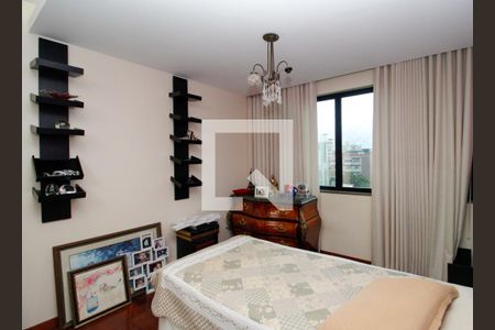 Apartamento à venda com 300m², 4 quartos e 3 vagasQuarto 