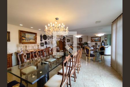 Apartamento à venda com 300m², 4 quartos e 3 vagasSala 