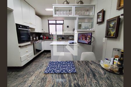 Apartamento à venda com 300m², 4 quartos e 3 vagasCozinha 