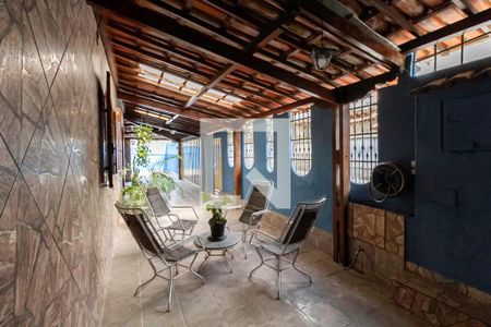 Casa à venda com 402m², 4 quartos e 5 vagasEntrada