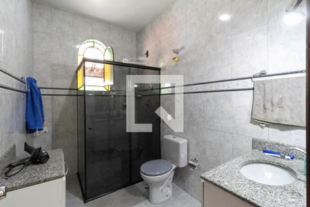 Casa à venda com 402m², 4 quartos e 5 vagasBanheiro social