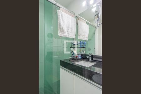 Banheiro de apartamento à venda com 1 quarto, 41m² em Menino Deus, Porto Alegre