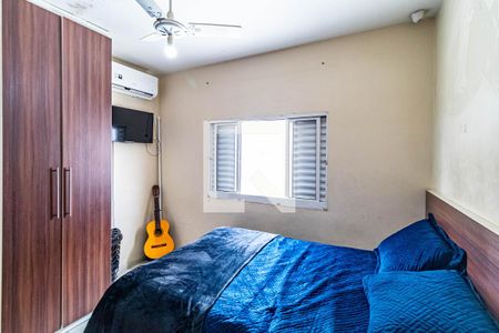 Casa à venda com 240m², 3 quartos e 2 vagas Casa à venda com 240m², 3 quartos e 2 vagasQuarto 02