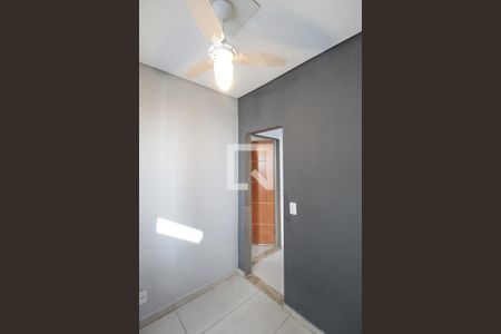 Casa de condomínio para alugar com 84m², 4 quartos e 1 vagaEscritório