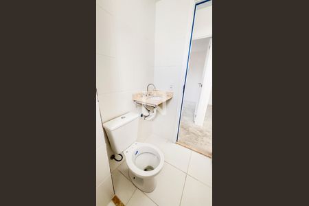 Apartamento à venda com 57m², 2 quartos e 1 vaga Apartamento à venda com 57m², 2 quartos e 1 vagaBanheiro