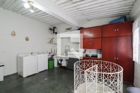 Casa à venda com 200m², 6 quartos e 6 vagas Casa à venda com 200m², 6 quartos e 6 vagasÁrea de Serviço e Churrasqueira - Casa 1